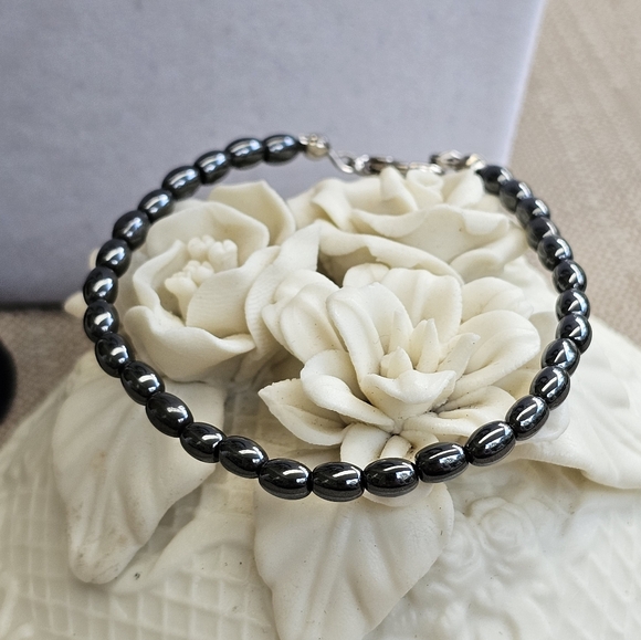 SET! 925 Teardrop Earrings, Braided Beaded Necklace, & Hematite Bracelet SET! - Picture 7 of 15